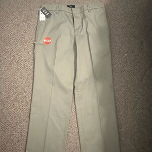 Men's NEW Dockers 34x29 Khaki Iron Free Pants